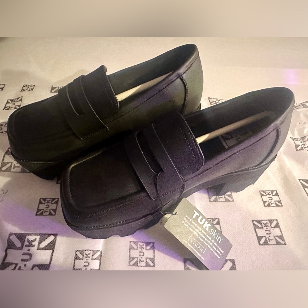 T.U.K. Black Vegan TUKskin Nosebleed Square Toe Loafers - Size 6 ❤️💋 - Picture 7 of 17
